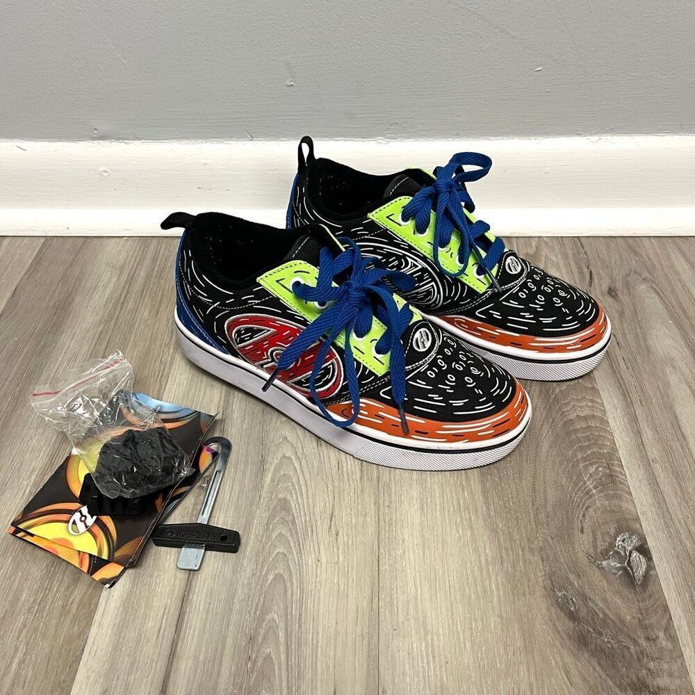 Heelys Pro 20 Skate Sneakers in Kids Size 5
